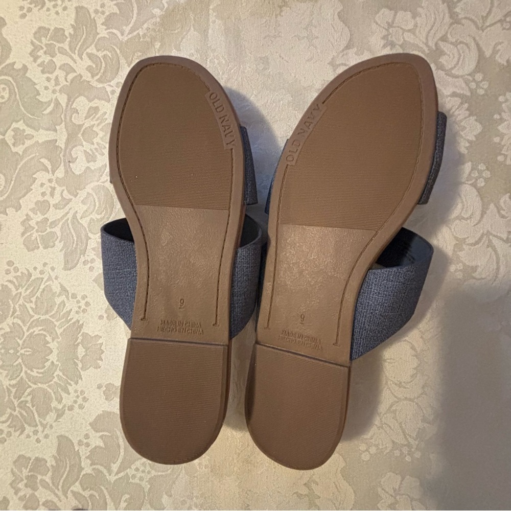 ❤️2/$15 or 3/$21❤️ Old Navy Faux Leather Link Strap Slip-on Sandals, Size 9 - Picture 10 of 10